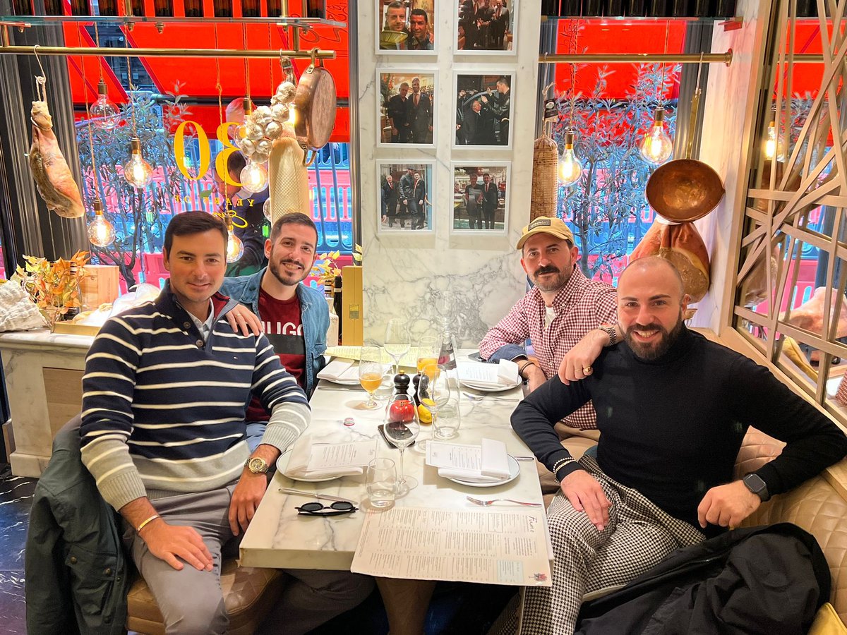 Chris247933971's tweet photo. ๐ ๐ฎ๐น
Living โ La Dolce Vita โ in London
#italiandate #theamigos #friendship https://t.co/OnqL8VIqX1