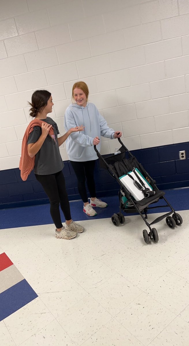 Mrs. Taylor tweet media