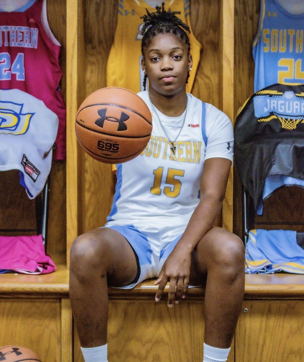 #Everglades HS (FL) 2023 F Uniyah Franklin (@UniyahFranklin) will be committing tonight at 8:30PM between @RaginCajunsWBB and @SouthernUsports Where do you think she’s going?