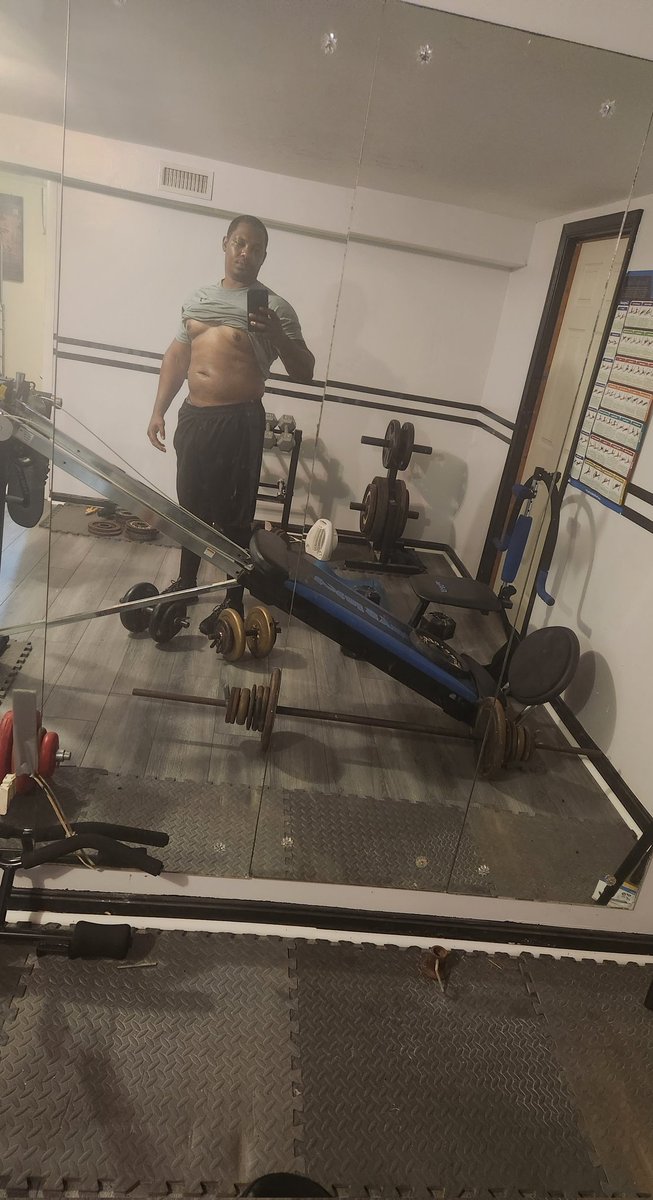 ShyGoofball84's tweet photo. Took a week off.....gotta get back on track to having abs all year round lol
#getfit #fatboyfit #planetbasement #stayactive #abgoals https://t.co/o4VgzmnkMD