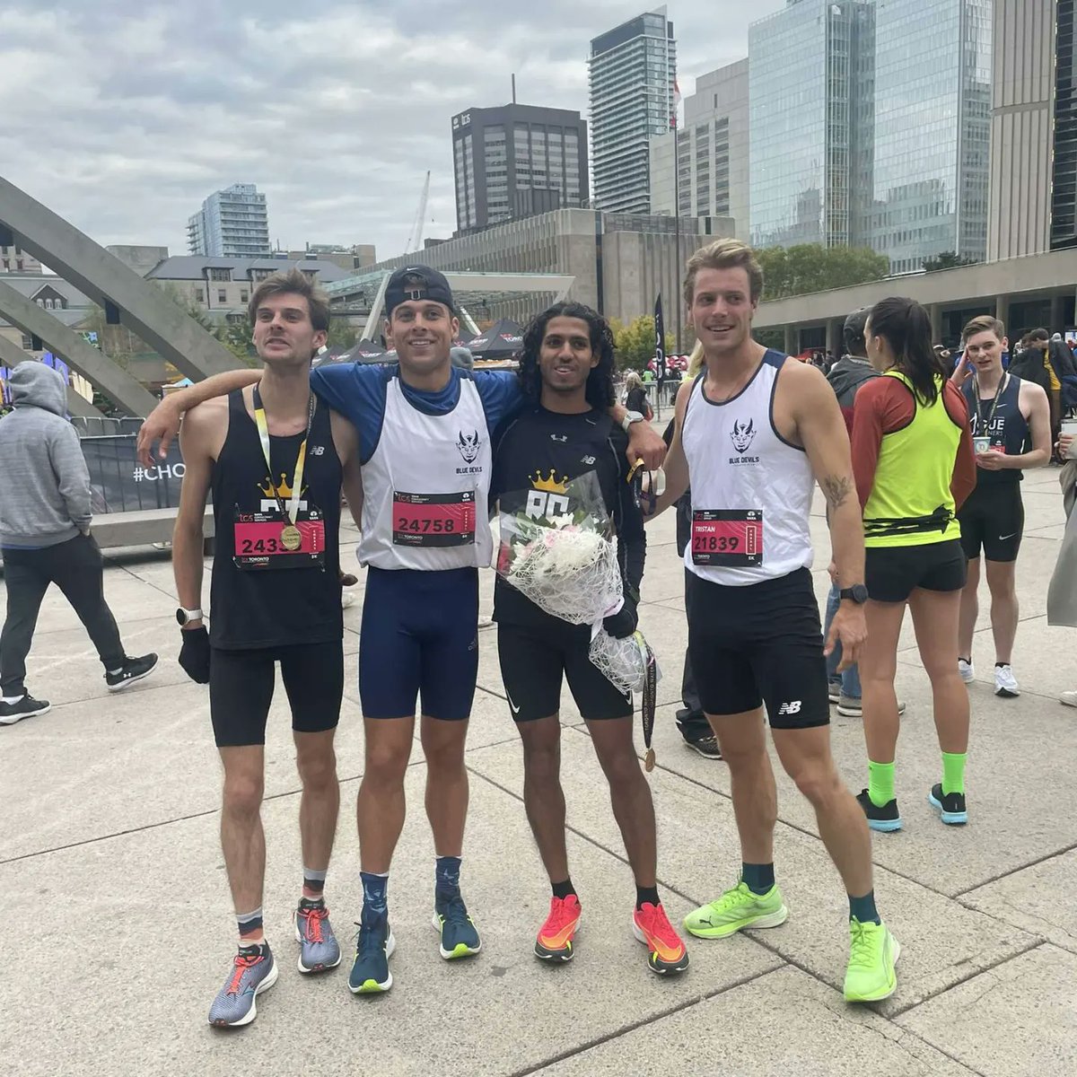Cole_Hannam's tweet photo. First ever 5km debut at the TCS Waterfront 5k in Toronto.
Ran 15:09 to place 5th. Great run, and super excited to see what distance running has in store for me
 @MizunorunningCA let's talk https://t.co/i4SRkzh9k1