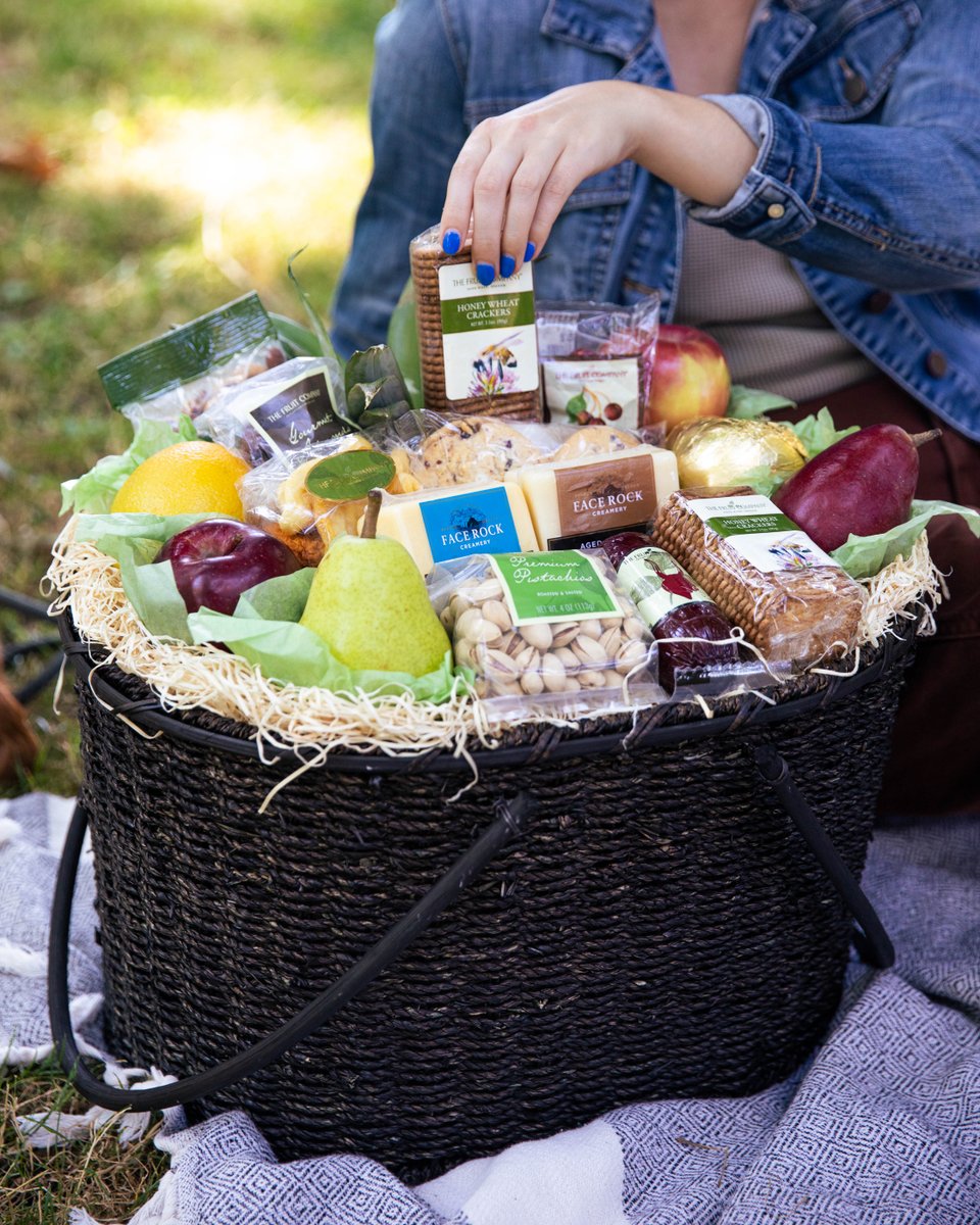 TheFruitCo's tweet photo. Sign up to win an Extraordinary Fall Bounty Package! Thanks to our partnership with @TravelOregon one lucky winner has a chance to win two prizes: one of our gourmet #giftbaskets and a $275 gift certificate to spend on our #railbikes or #train excursion. https://t.co/kLwX53Dgk8 https://t.co/CoHrnxMirR