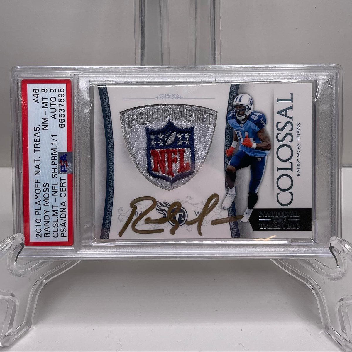planet_fatness's tweet photo. Moss GU shield #2 for me 🛡 Don’t care which Moss jersey this came from (TEN, NE, MIN?), I’ll take ‘em all! 

2010 Playoff National Treasures Randy Moss Colossal Materials Game Used Shield PSA 8 w/ in-person Auto 9 1/1

#randymoss #YouGotMossed #nflshield #whodoyoucollect https://t.co/zbby4VE8Zl