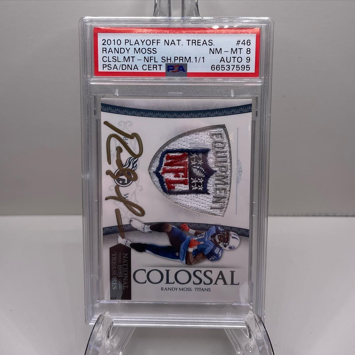 planet_fatness's tweet photo. Moss GU shield #2 for me 🛡 Don’t care which Moss jersey this came from (TEN, NE, MIN?), I’ll take ‘em all! 

2010 Playoff National Treasures Randy Moss Colossal Materials Game Used Shield PSA 8 w/ in-person Auto 9 1/1

#randymoss #YouGotMossed #nflshield #whodoyoucollect https://t.co/zbby4VE8Zl