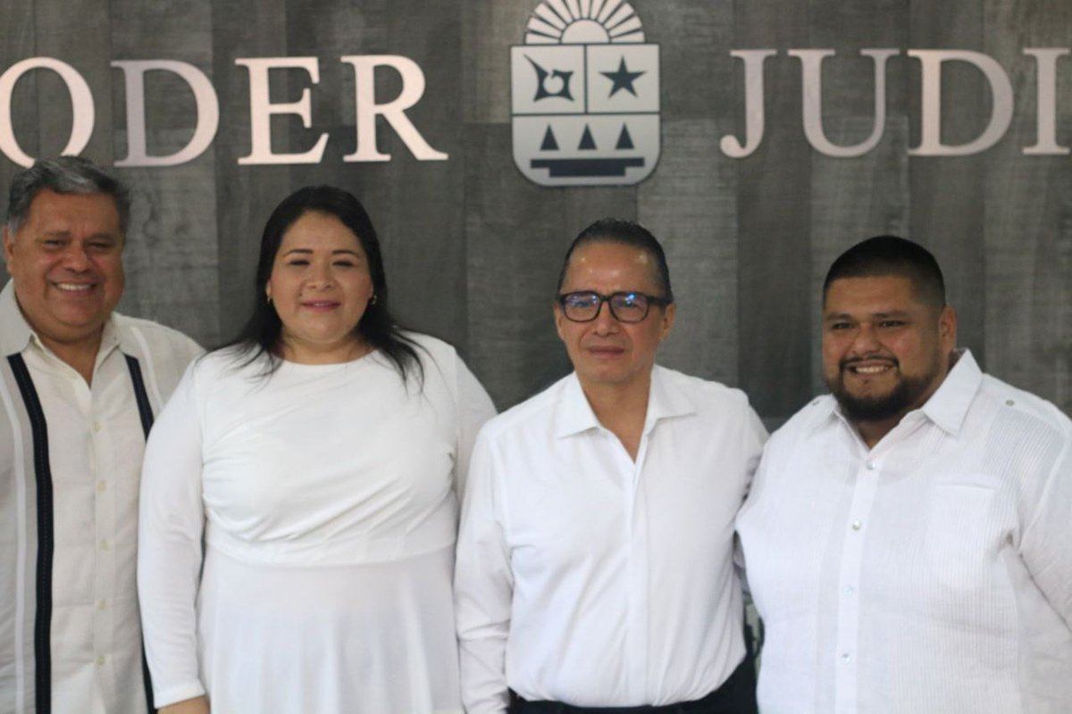 FGEQuintanaRoo's tweet photo. Aplauden Barras y Colegios de Abogados la implementación de la plataforma ConsultaNet de la #FGEQuintanaRoo, para dar seguimiento a la evolución de la capeta de investigación de manera remota, y acercar las instituciones a la ciudadanía.

👉🏻 https://t.co/Wx2WFyrowd https://t.co/KvcgBa60VY