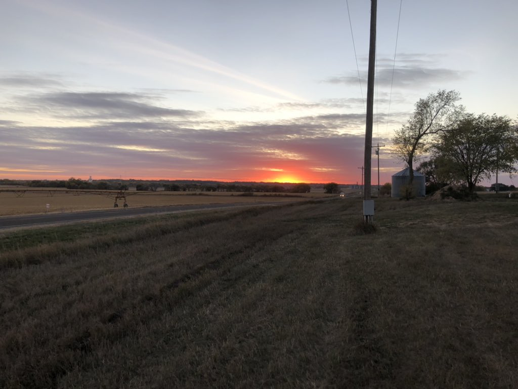 Scottgunz1's tweet photo. Watching the neighbors finishing a field and this was off to the west… nice.
#nebraskasunset https://t.co/EatywPmkuo