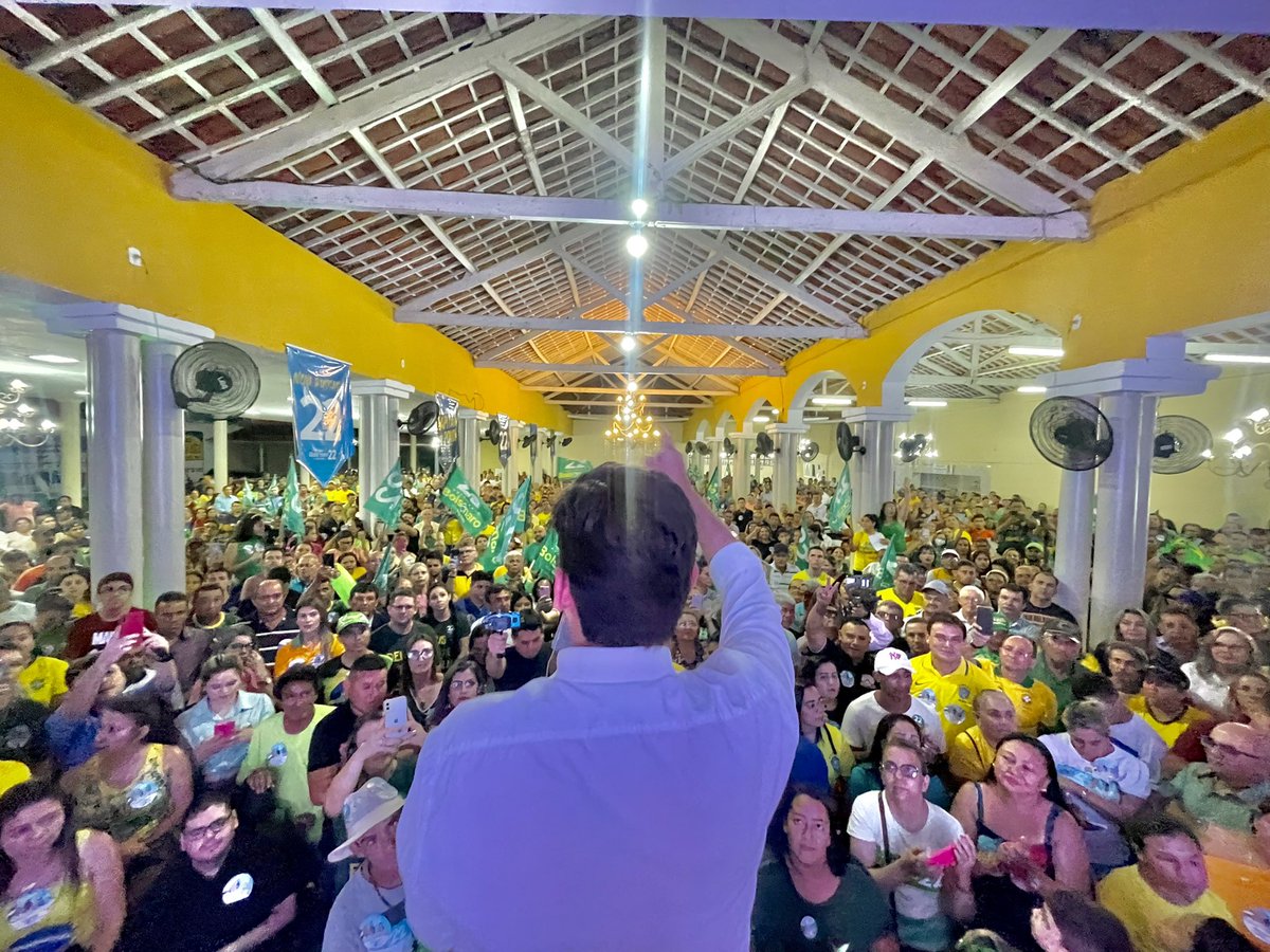 Nova Russas agora! A caravana pelo Ceará já é um sucesso. Vamos virar. Todo mundo é 2️⃣2️⃣ @jairbolsonaro!