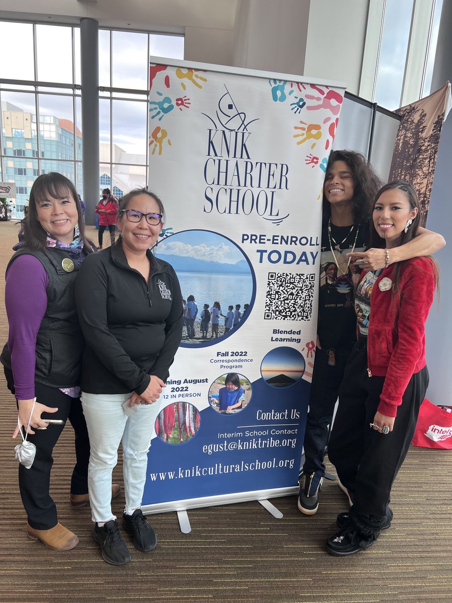 907Carl's tweet photo. Had some cool visitors by the school booth! #afn ⁦@OIEIndianED⁩ #indigenous #education https://t.co/Tp0w0SnY46 ⁦@Qchasinghorse⁩ and #ReservationDogs https://t.co/FQB7dJdTE2
