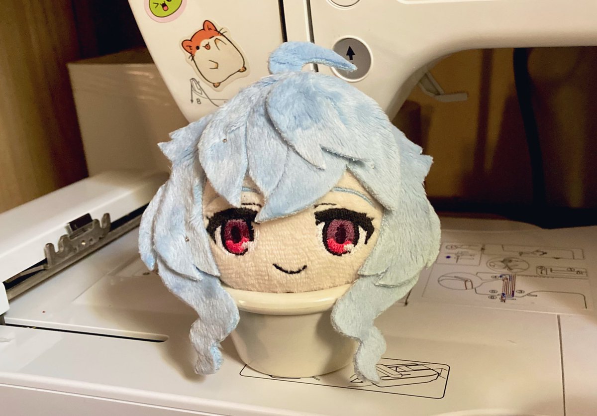 SqueakyNeko's tweet photo. hair pinned and looking cute https://t.co/WWMqiSHXpz
