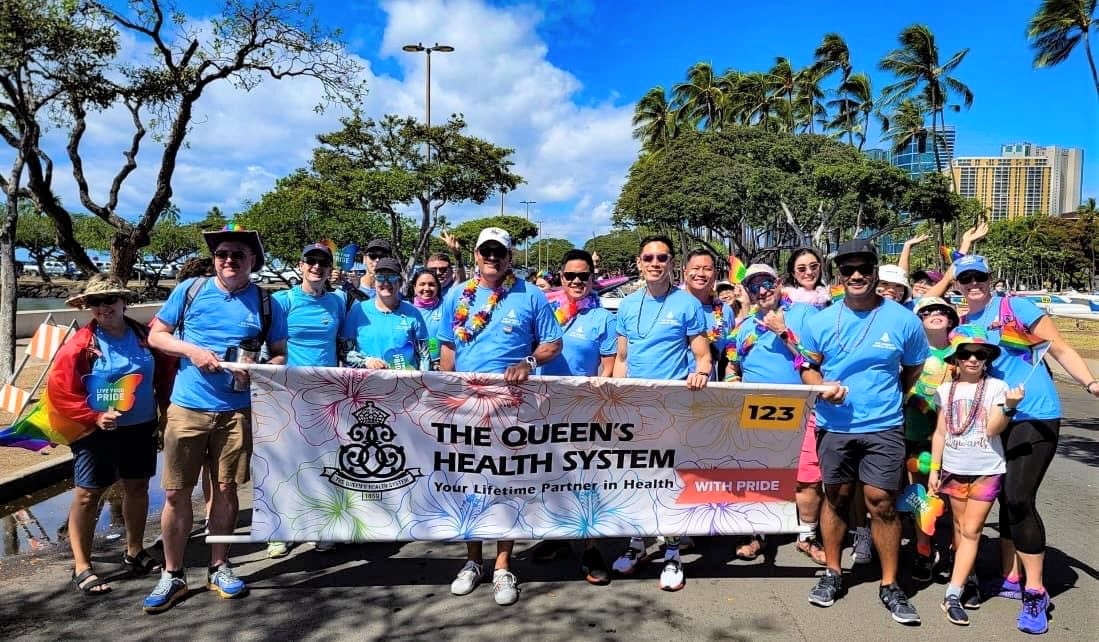 queenshealthhi's tweet photo. The Queen's Health System was proud to support our #lgbtqia caregivers, patients, relatives, and community members at the Honolulu #PrideParade over the weekend. Our spirited team had a blast making the trek from Magic Island to Kapi'olani Park. 🏳️🌈🏳️⚧️ #RootedInPride #QueensOhana https://t.co/XmSx5fnJvM