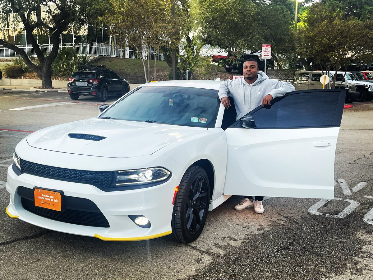 RashadWisdom's tweet photo. Huge shoutout to my family over at @AnciraCJDR for helping me get my first car! I am blessed to say the least! 🖤 https://t.co/IM080gaeyA