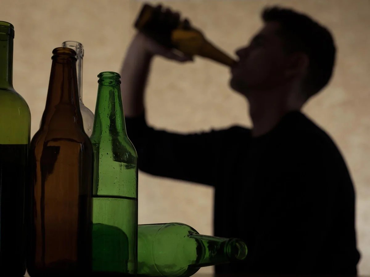 The more i learn about alcohol the more i want to quit

Alcohol poisons your brain, and that is why you feel drunk. It shrinks neurons, destroys your gut barrier, and leads to loads of inflammation. It depletes NAD levels, critical for longevity and ruins your sleep.

A thread: