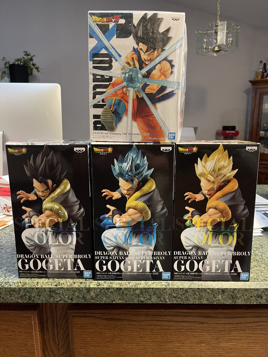 Just received these Dragonball Super figures! Gogeta has always been one of my favorite characters and I was so excited that I was able to win them! Thank you again @mechagirlaya for the figures. Definitely go give them a follow you don’t already!