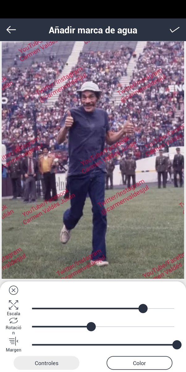 CarmenValdesJul's tweet image. Gran recuerdo presentación con el grupo Chespirito completo en Chile 1977 en "El estadio nacional" Vean que cara de mi padre tan feliz haciendo su señal de TODO BIEN, siempre con una bella actitud entregado a su trabajo y a su público! RT 💙💙🙏 #donramón #ramónvaldés #rondamón