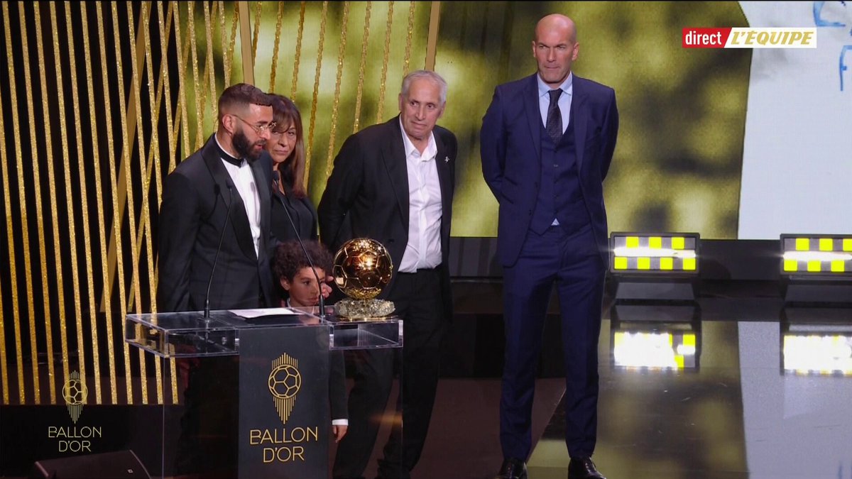 InfiniteMadrid's tweet photo. Karim Benzema with his parents, his son and Zinedine Zidane 🤍 https://t.co/wBS3wju0FW