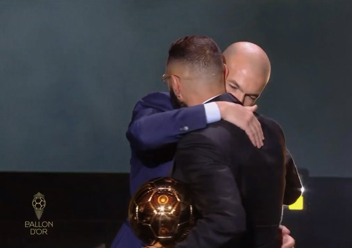 Les #BallonDor <a href="/Benzema/">Karim Benzema</a> #Zidane <a href="/lequipe/">L'Équipe</a>