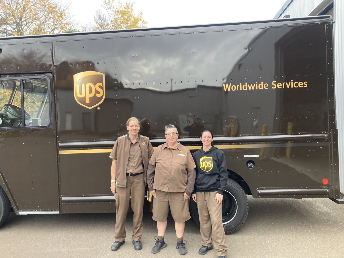 Hats off to this Fredericton Package Powerhouse. Always keeping Safety, Service and our Customers front of mind. #WLD #upsca #canadaups #upsers
