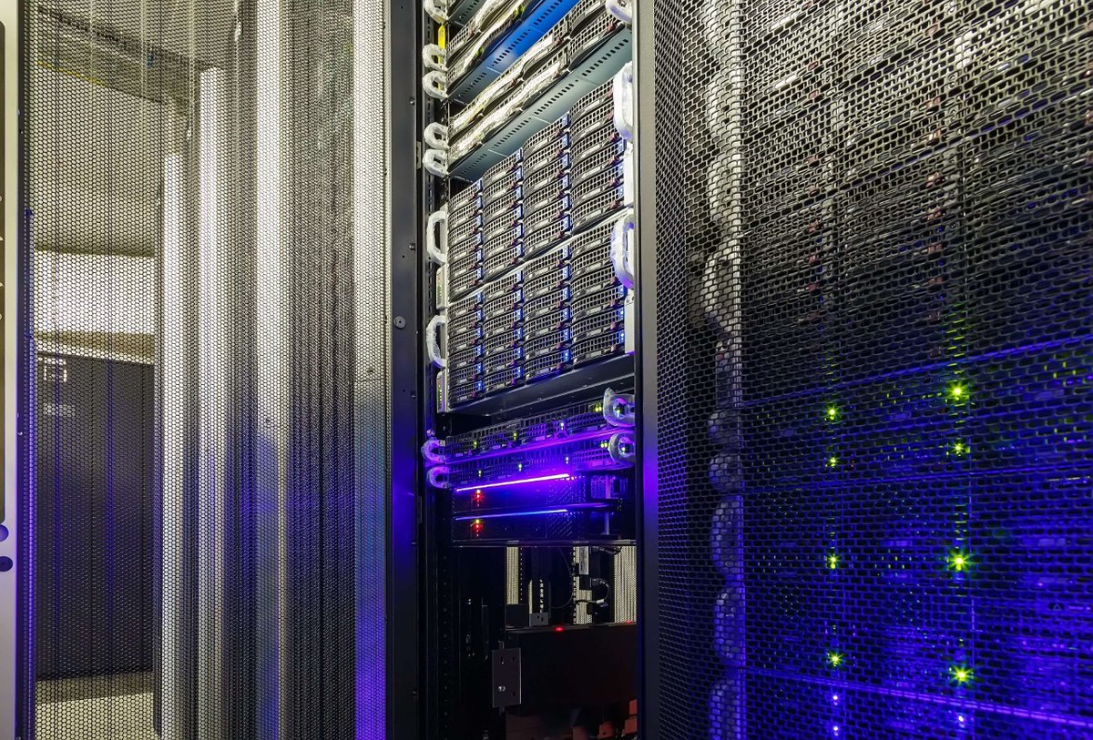 fmeweidat's tweet photo. Forrester's TEI study revealed that Juniper Apstra provides an ROI of 320% and less than six (6) months of payback with benefits of $952,000 over three years for a typical organization.  

 https://t.co/x6jFfuaznJ https://t.co/BZH7Ez4Naf