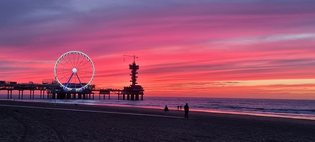 Zó mooi vanavond!
Wat een plek om een opdracht samen voor te bereiden 😍
#strand #kust