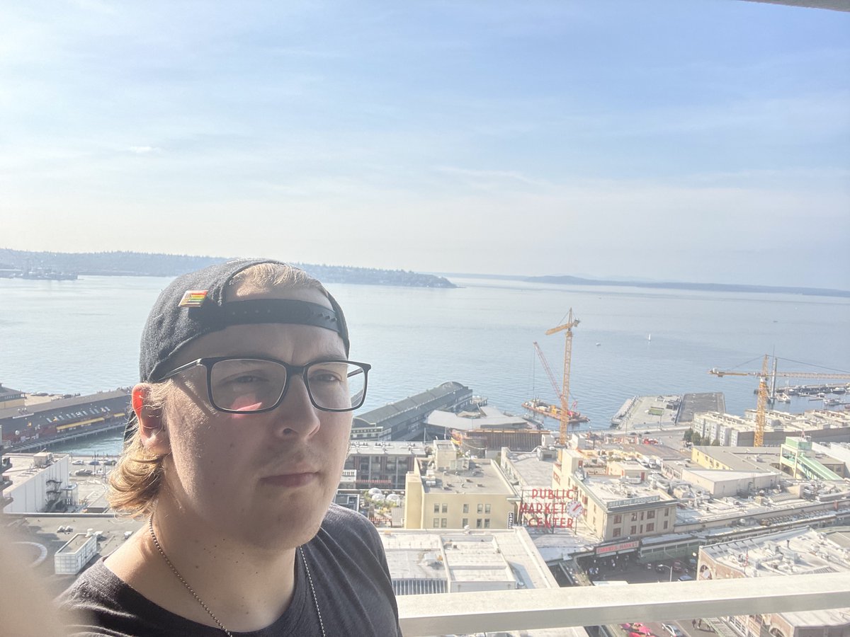 Had rough signal when I was in London but… 

London 🛬 Seattle 

I’m here. This view is nuts.