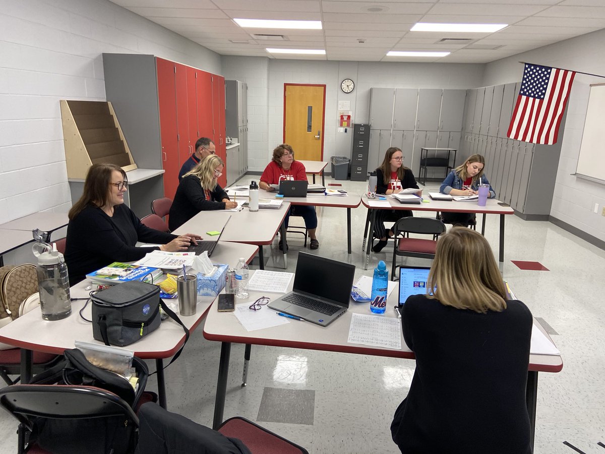 ablaine_cv's tweet photo. Thank you JoAnn Hawley and Kristin Bailey for working with our Port Dickinson teachers today! @CVCSDWarriors https://t.co/HlNADxKbPb