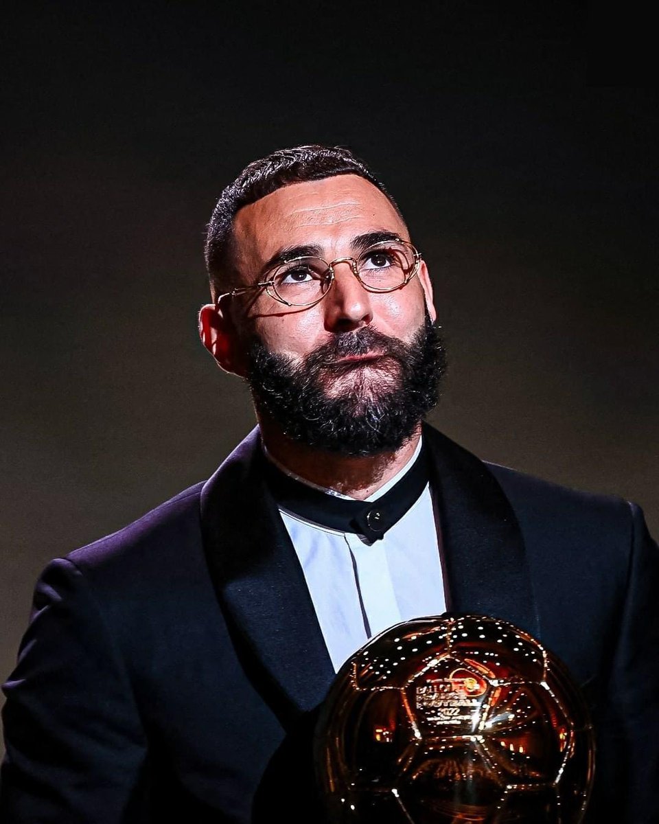 MWaleed291's tweet photo. ES EL BALON DE ORO..
KARIIIIM BENZEMAAAAA 🤍🤍🤍🤍👑👑👑 https://t.co/YUDP3oIN6d