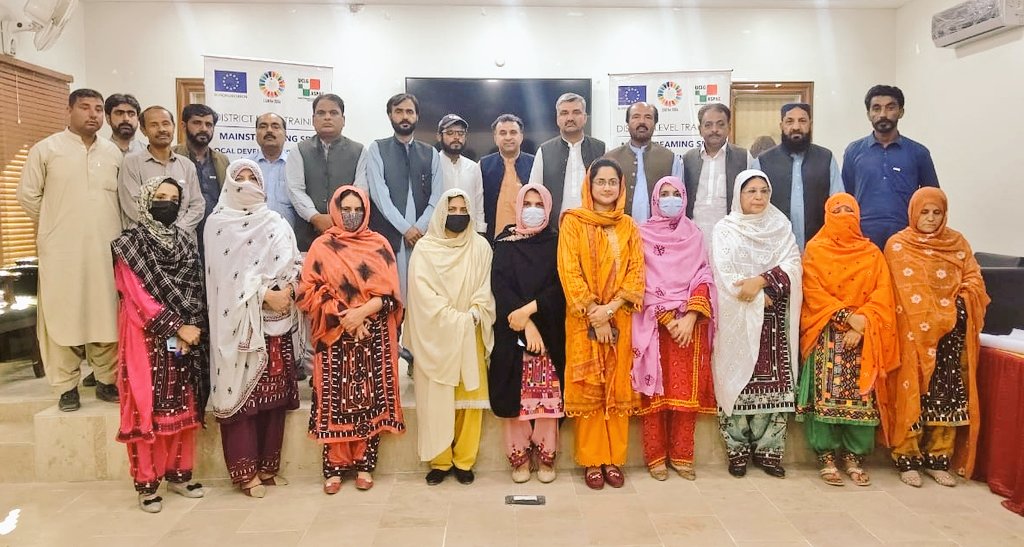 LEAD4SDGs's tweet photo. #MainstreamingSDGs
Day 1 of the the two-day training is held to build the capacity of government officials from Surab, Kalat, Kharan, Lasbela, Hub and Khuzdar.
The females ratio was praiseworthy, and sessions were on mainstreaming SDGs in local dev. planning, monitoring & rept. https://t.co/zRi5DHCZbN