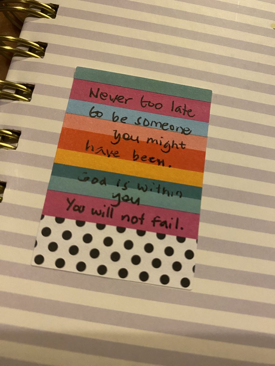 diana_vitto's tweet photo. This week has been overwhelming, being a matured student, sometimes you have self doubts and think you made a wrong decision. And then I reflected and remembered it is not too late to start and be who you are.I got  this! #RNDA #studentnurse #uwl #maturedstudent #NHS @clinedFHFT https://t.co/tIuGIYPUXI