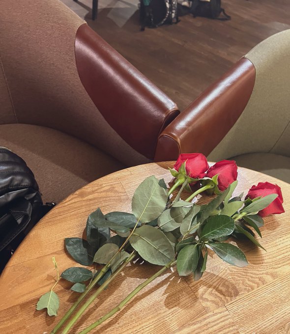 😳 gentlemen https://t.co/gOYxQ77xZf