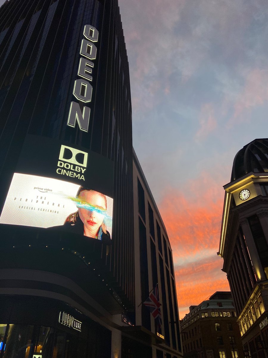 HelenaPrettyman's tweet photo. Had a wonderful evening with @fabsab5 at the #ThePeripheral premiere screening in Leicester Square 💭 can’t wait for the rest of the series! https://t.co/lf68BfJrf8