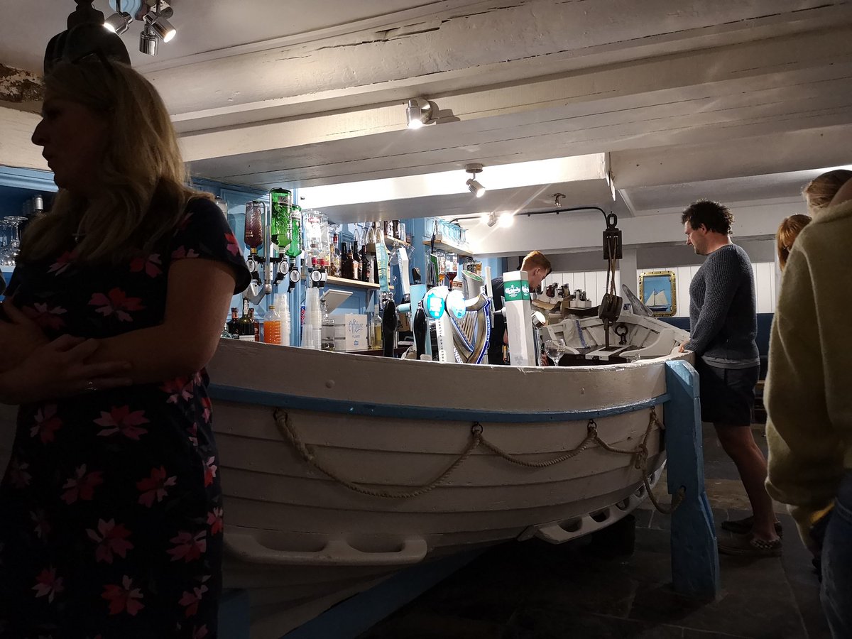 Arrived on the Isles of Scilly ready for the <a href="/IoSIFCA/">Isles of Scilly IFCA</a> meeting tomorrow and we were treated to a presentation on seagrass by <a href="/OceanCTrust/">Ocean Conservation Trust</a> <a href="/EULIFERemedies/">LIFE Recreation ReMEDIES</a> &amp; <a href="/PlymUni/">University of Plymouth</a> 🌱🌱
Check out the boat bar! 🛥️🍻