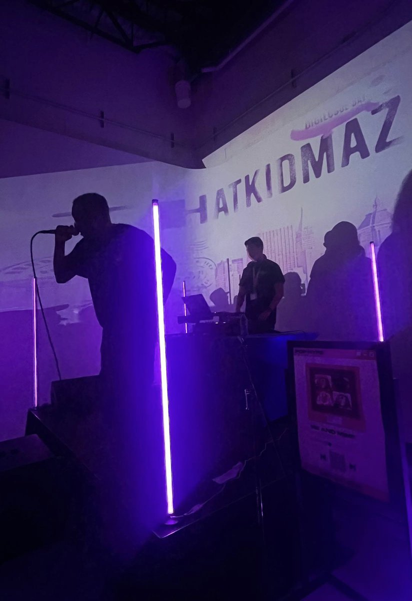 mabellehanna_'s tweet photo. What independent Australian artists you know doing 2 NYC shows in 2 days? 💅 https://t.co/nVT06zuP80