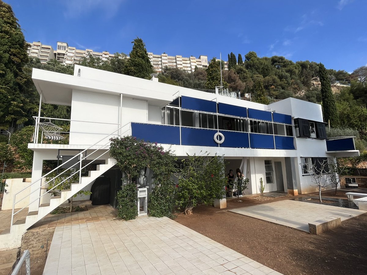 florNEWS's tweet photo. My 3rd visit to Irish architect and furniture designer Eileen Gray’s modernist masterpiece #E1027 in #Roquebrune, and already I can’t wait for the 4th! Could spend a few lifetimes marvelling at her work here. #CapModerne #CôtedAzur https://t.co/ejyI56NkvJ