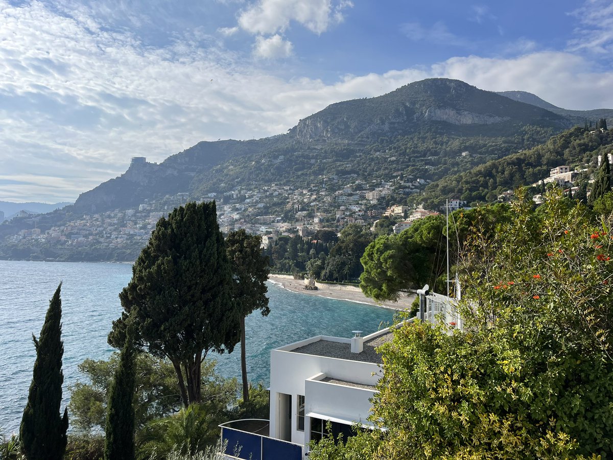 florNEWS's tweet photo. My 3rd visit to Irish architect and furniture designer Eileen Gray’s modernist masterpiece #E1027 in #Roquebrune, and already I can’t wait for the 4th! Could spend a few lifetimes marvelling at her work here. #CapModerne #CôtedAzur https://t.co/ejyI56NkvJ