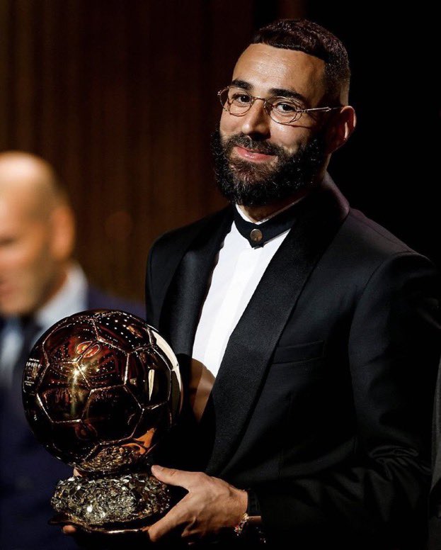 RyanGoku05's tweet photo. Le ballon d’or du peuple #BallonDor #Benzema https://t.co/p5EgwYs7Cr