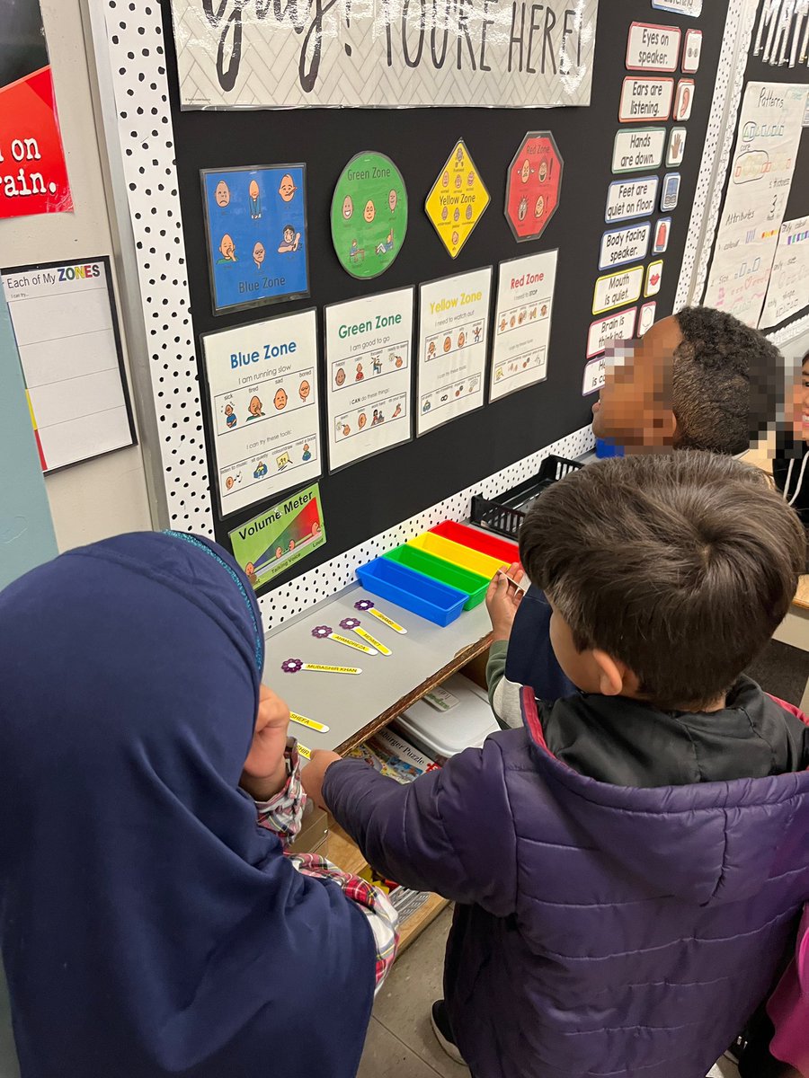 A powerful structure of emotional support as @amywhite45 greets Ss at entry. Ss find their name popsicle stick & place into the corresponding zone colour bin. Allows for an awareness of feelings, energy & alertness levels. @tdsb @TDSBDirector @LN10Alvarez @LC2_TDSB @TDSB_MHWB