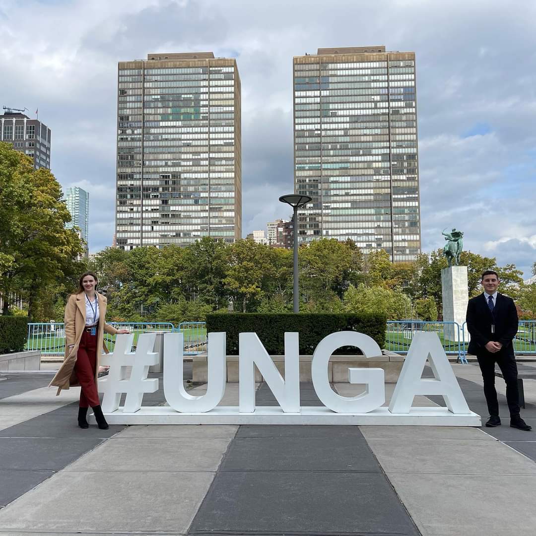 Ro_UNYD's tweet photo. 🇺🇳This week we are more than pleased to take part at the #UNGA77, in New York, as the Youth Delegates of Romania. We are proud to represent the young people of #Romania. https://t.co/rhrMiQtM8D