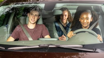 Teen #speeding & #distracted driving are particularly dangerous due to the lack of experience of young drivers, who are more likely to overcorrect, run off the road or lose control of a vehicles. All reasons fatal crashes involving #teens are rising. #NationalTeenDriverSafetyWeek