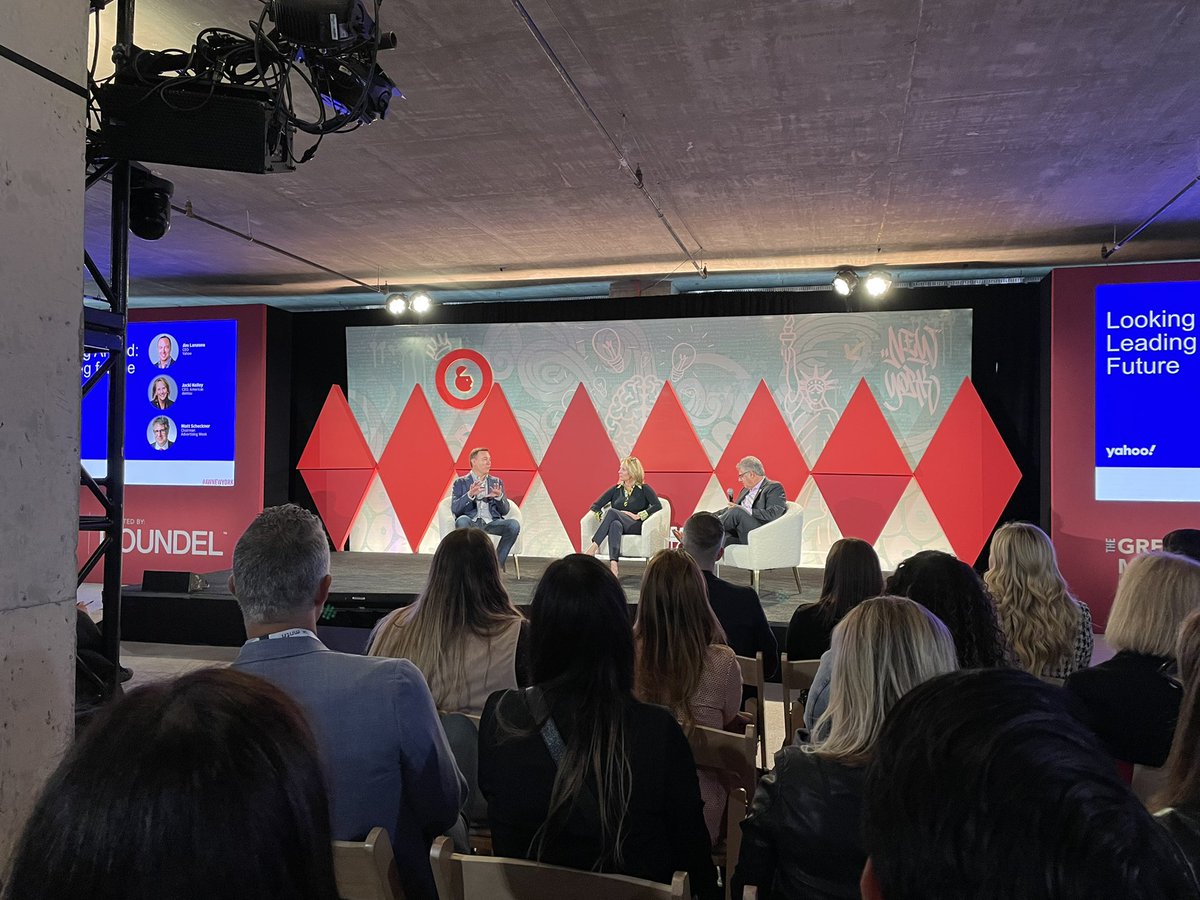 KieranKent's tweet photo. .@Yahoo CEO Jim Lanzone says Yahoo user base is now at 900 million, aiming for 1 billion users as future goal #awnewyork https://t.co/nhO8nvou5L