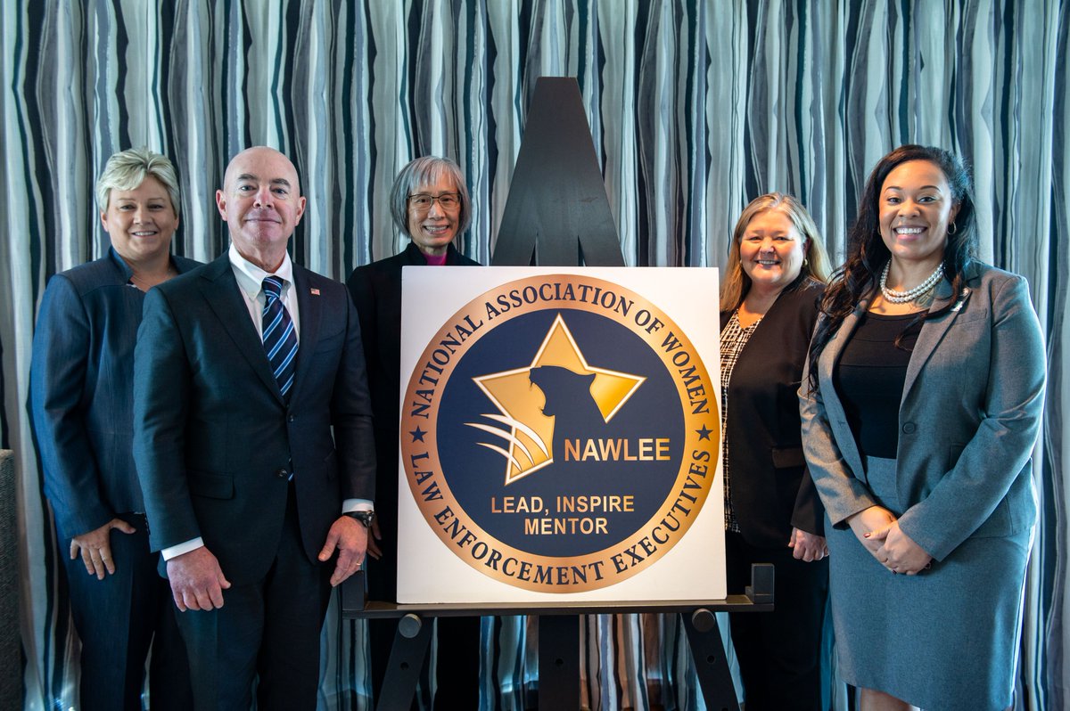 I had very productive meetings at #IACP2022 in TX. In discussions w/ law enforcement leaders from across the country, we addressed ways to strengthen partnerships to advance public safety &amp; homeland security. 
<a href="/TheIACP/">The IACP</a> 
<a href="/IACLEA_Members/">IACLEA_Members</a> 
<a href="/NAWLEE/">NAWLEE</a>
@NOBLEnatl 
<a href="/MjrCitiesChiefs/">Major Cities Chiefs Association</a>
#ASCIA