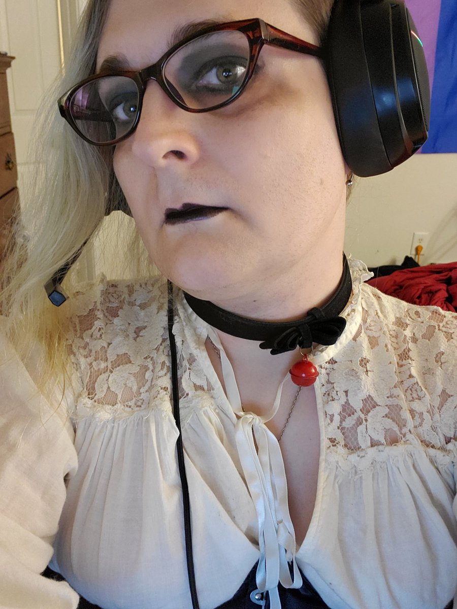 Jasmine('s booOOOOooobs hurt 👻) on Twitter: