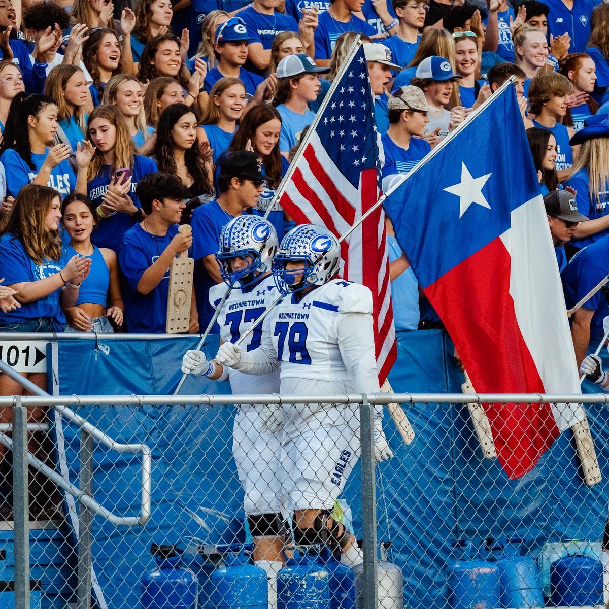 TheBRDWNDR's tweet photo. A @GTEagleFootball game shots thread… https://t.co/k0HV5obrvq
