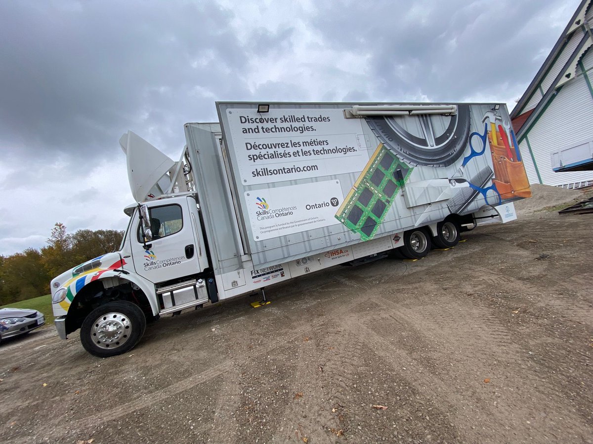 Ms Rosati ⁦<a href="/SJCTechEd/">SJC Technology Department</a>⁩ reporting back on good things happening at this year’s OCTE Leadership Conference at the Fern Resort. Thank You Carissa ⁦<a href="/skillsontario/">Skills Ontario</a>⁩ ⁦<a href="/OYAPbhncdsb/">OYAP BHNCDSB</a>⁩ #SHSM ⁦<a href="/SJCEagles/">St. John's College</a>⁩ 👍😎 keep us posted !!!