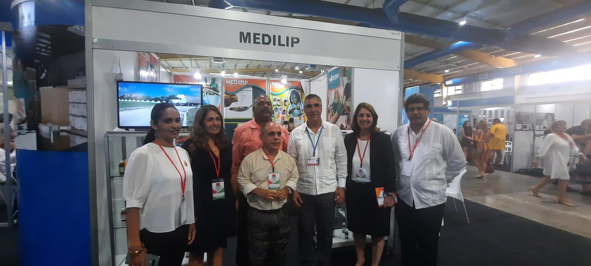 En la mañana de hoy participamos en la inauguración de la Feria Salud Para Todos y recorrimos las exposiciones de todas las empresas de #BioCubaFarma presentes en la misma.