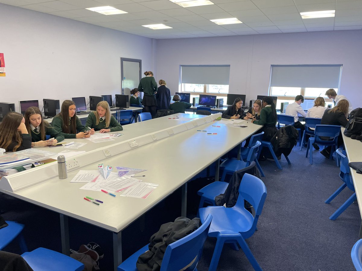 chscmedia's tweet photo. Some more pictures of our superb workshop with @CollaborateDigi exploring the issue of violence and harassment towards women and girls. https://t.co/a4kgYXX9uE