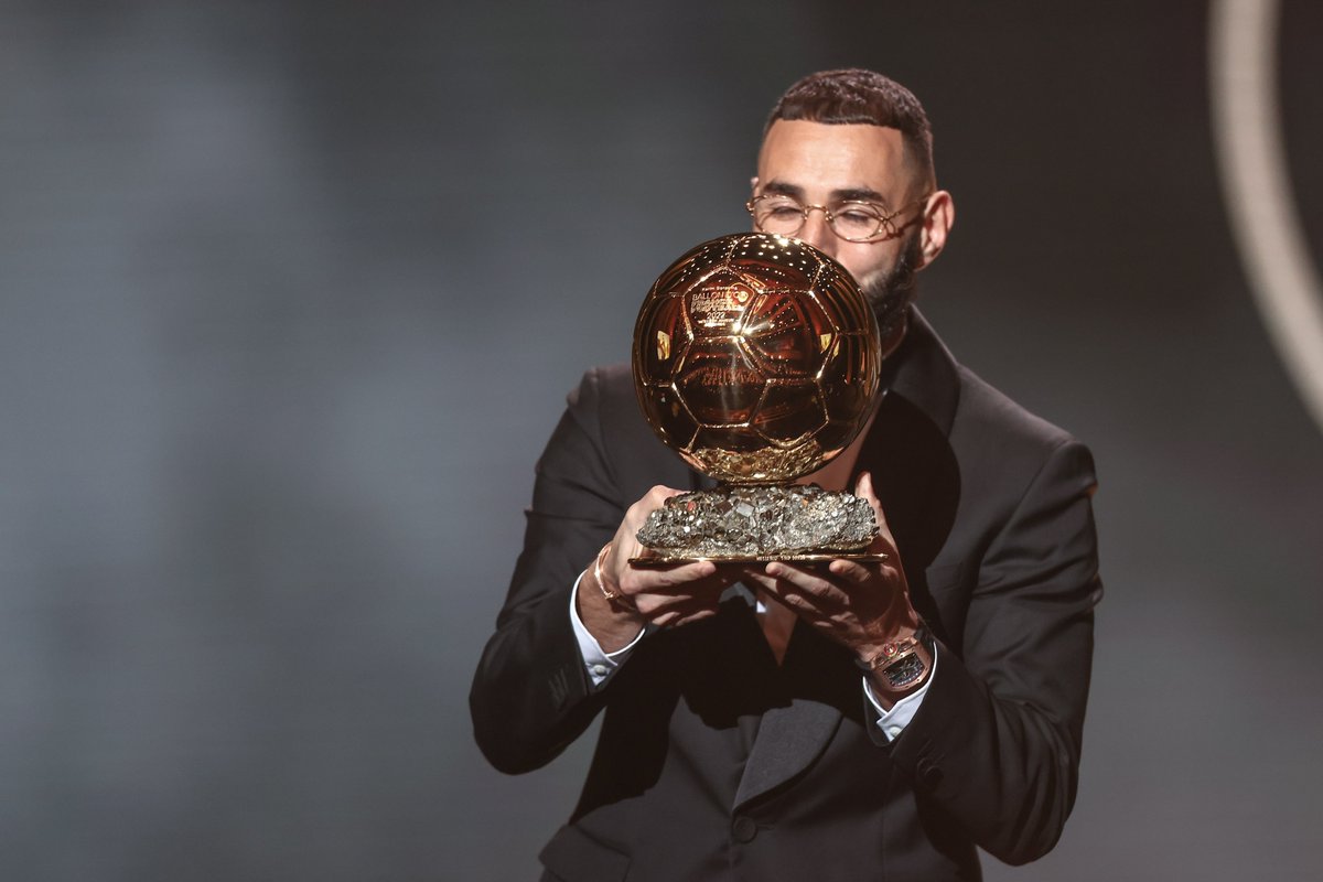 👑 13 años después... #KingBenzema #BallondOr