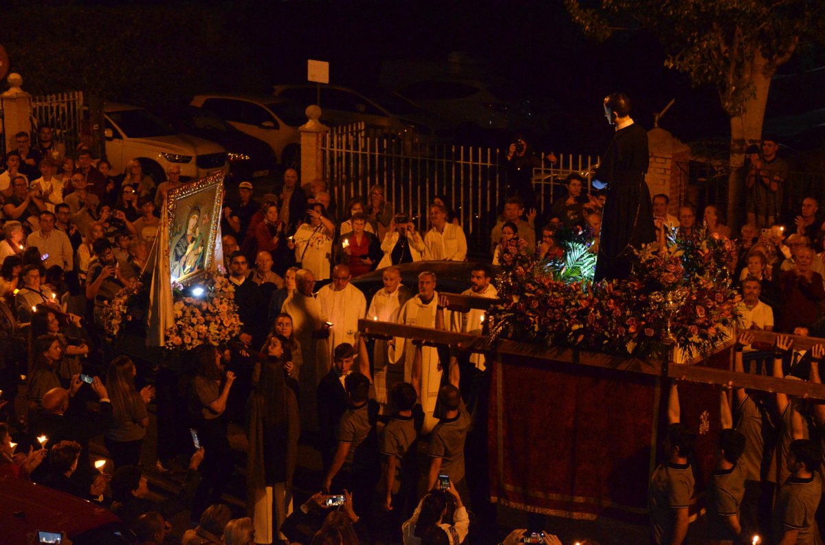 parroquiaSG's tweet photo. 📰 Y Gerardo y María salieron a visitar a sus vecinos

💒La crónica del día grande del Triduo a San Gerardo y la procesión por las calles del barrio, con las fotos de un día para el recuerdo: https://t.co/70rVhdYN5g https://t.co/GTYXNNgA9x