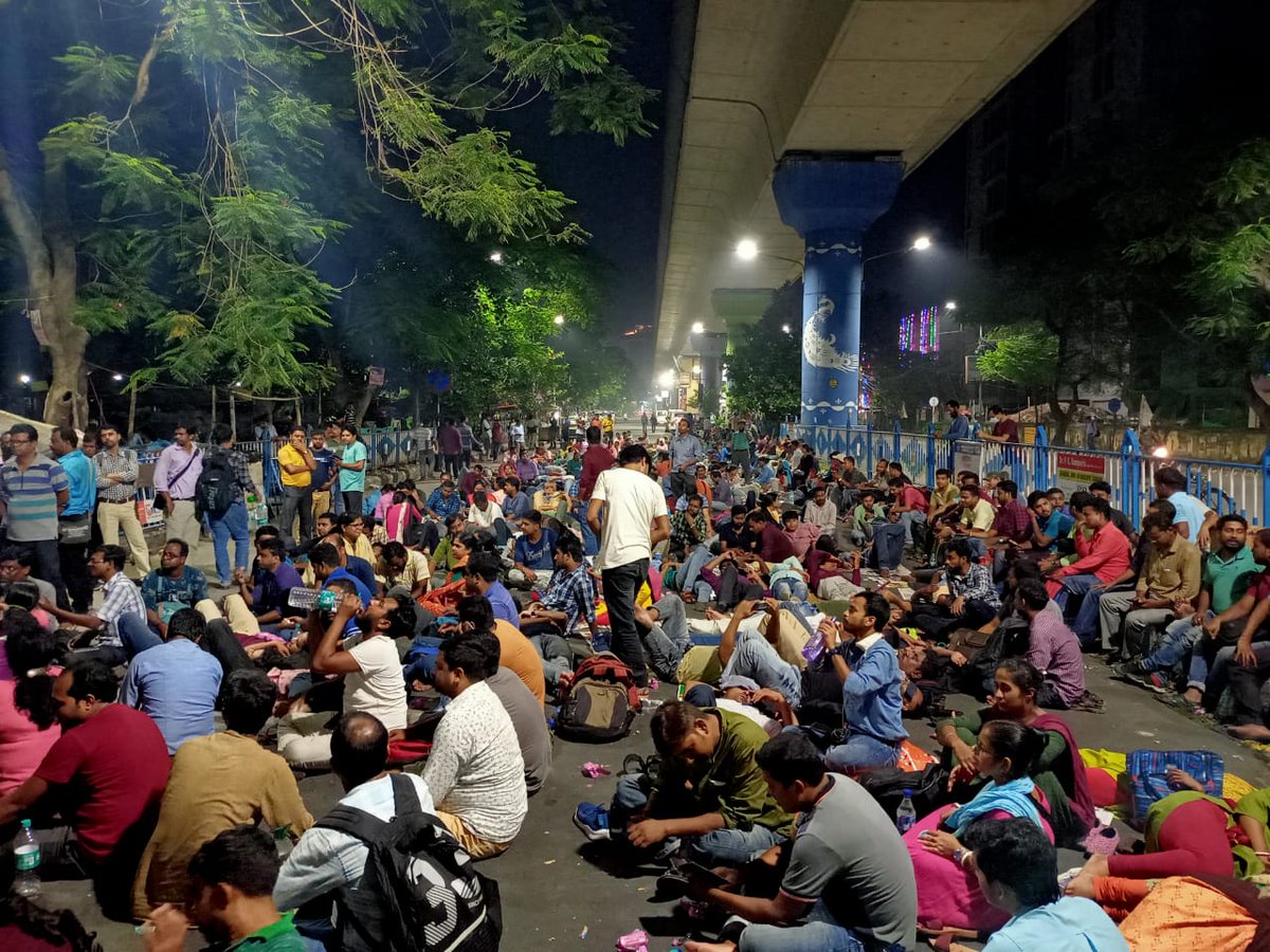 মাননীয়া আপনি আপনার প্রতিশ্রুতি পালনের মাধ্যমে অর্থাৎ সকল ২০১৪ প্রাথমিক টেট পাস প্রশিক্ষিত প্রার্থীদের বঞ্চিত হওয়ার যন্ত্রণা এবং বেকারত্বের যন্ত্রণার অবসান ঘটিয়ে নিয়োগপত্র প্রদান করুন।
<a href="/BanglarGorboMB/">Banglar Gorbo Mamata</a>
<a href="/MamataOfficial/">Mamata Banerjee</a> 
<a href="/basu_bratya/">Bratya Basu</a> 
<a href="/AITCofficial/">All India Trinamool Congress</a>