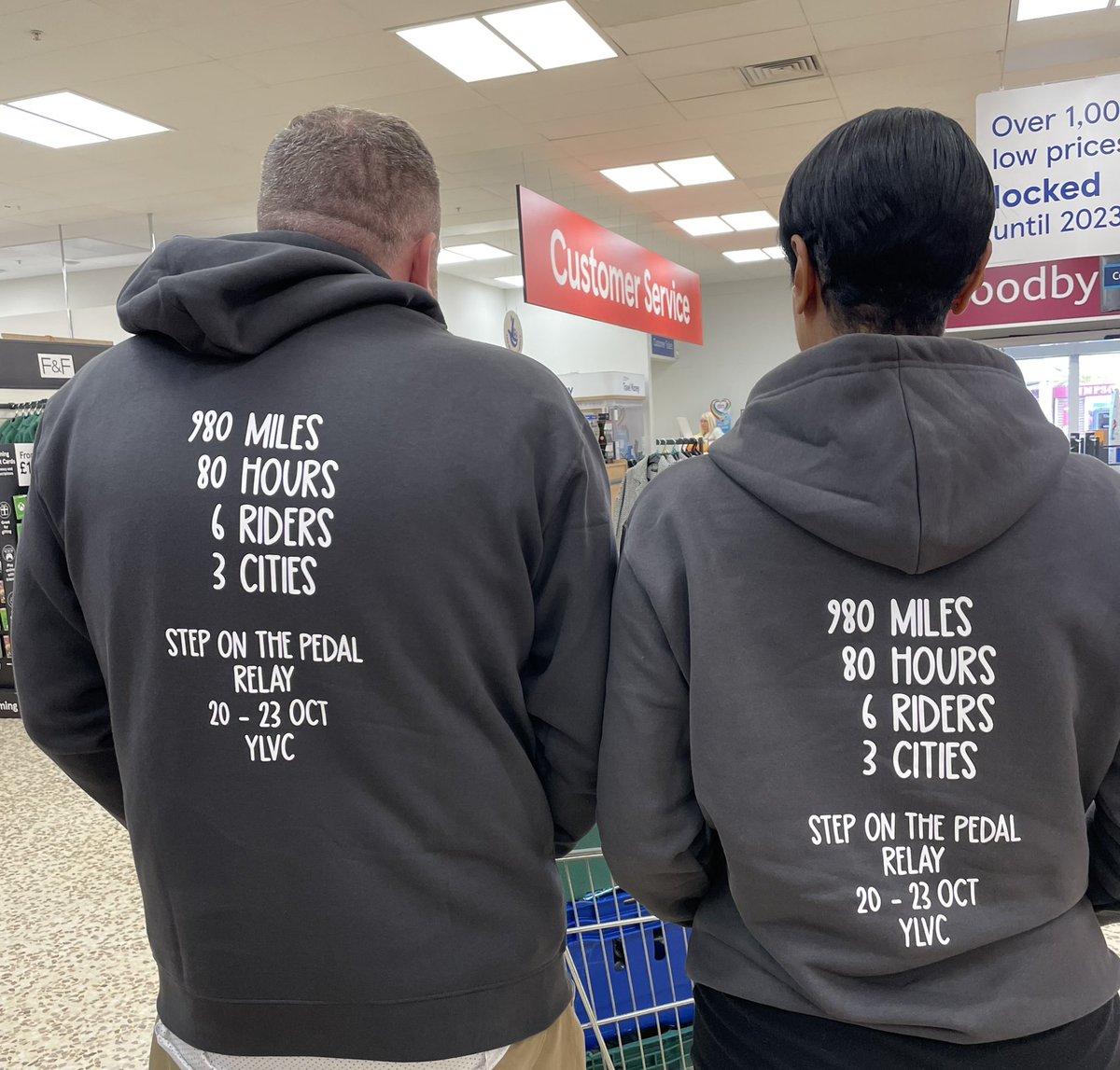 Donations today from <a href="/Tesco/">Tesco</a> Dunstable to support <a href="/StMatthewsLuton/">St Matthew's Luton</a> <a href="/ActiveStMatts/">St Matthew's Primary</a> #StepOnPedal. Good luck to all those taking part 🚴‍♀️🚴