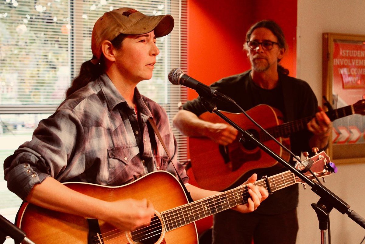 What a wonderfully cozy performance last Wednesday from Virginia Hollow
Always great to have Radford Alumni back on campus😊